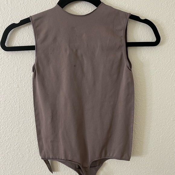 BODYSUIT SKIMS ESSENTIAL CREW NECK SLEEVELESS xxs xs - Picture 6 of 6